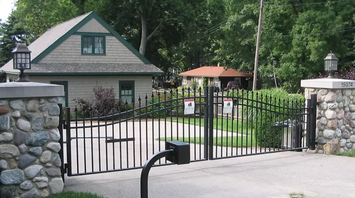 DoorKing Model 9100 slide gate operator circuit board