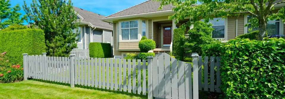 Dubya Fence wood picket fence installation in Rowesville, SC